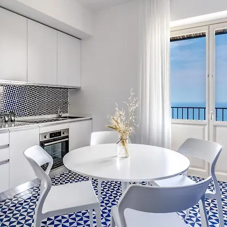 Le Arcate Giuliana By Feeling Italy شقة ماسّا لوبْرينسِ
