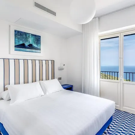 Le Arcate Giuliana - Sea View Apartment With Rooftop Jacuzzi & Services By Feeling Italy