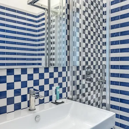 Apartamento Le Arcate Giuliana - Sea View Apartment With Rooftop Jacuzzi & Services By Feeling Italy *
