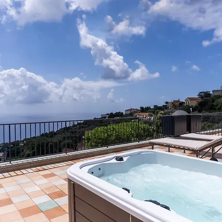 Apartamento Le Arcate Giuliana - Sea View Apartment With Rooftop Jacuzzi & Services By Feeling Italy Massa Lubrense