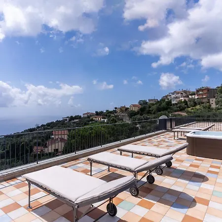 Le Arcate Giuliana - Sea View Apartment With Rooftop Jacuzzi & Services By Feeling Italy